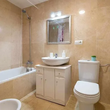 Moderno Tranquilo Con Piscina Y Jardin Apartman